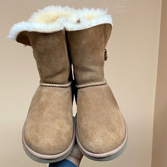 UGG Bailey Button II Women’s Suede Boots “Chesnut” Size 5 - Picture 12 of 17